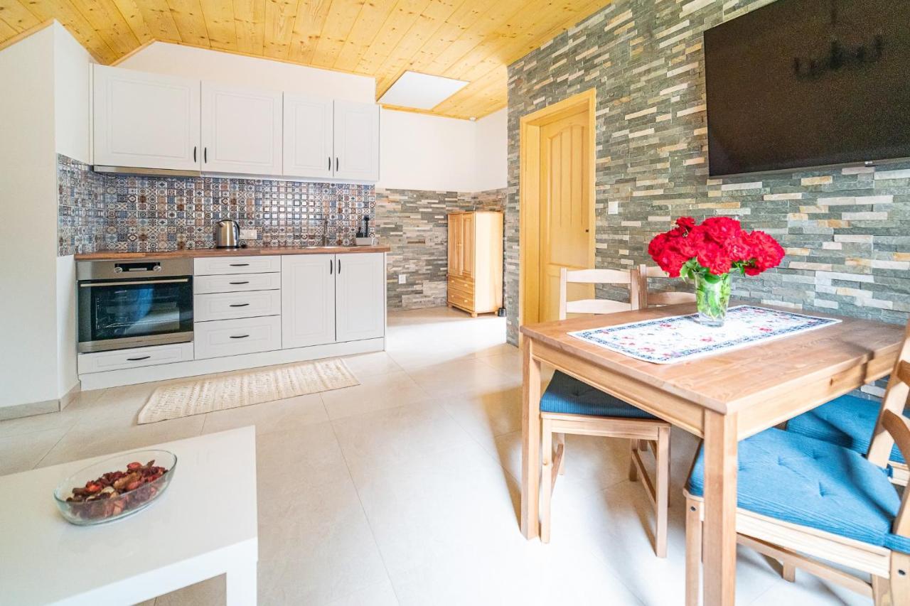 Apartmany Pod Rozsutcom - Zatkov Dvor - Prijazd Do Ubytovania Autom S Pohonom 4X4 Terchová Exterior foto