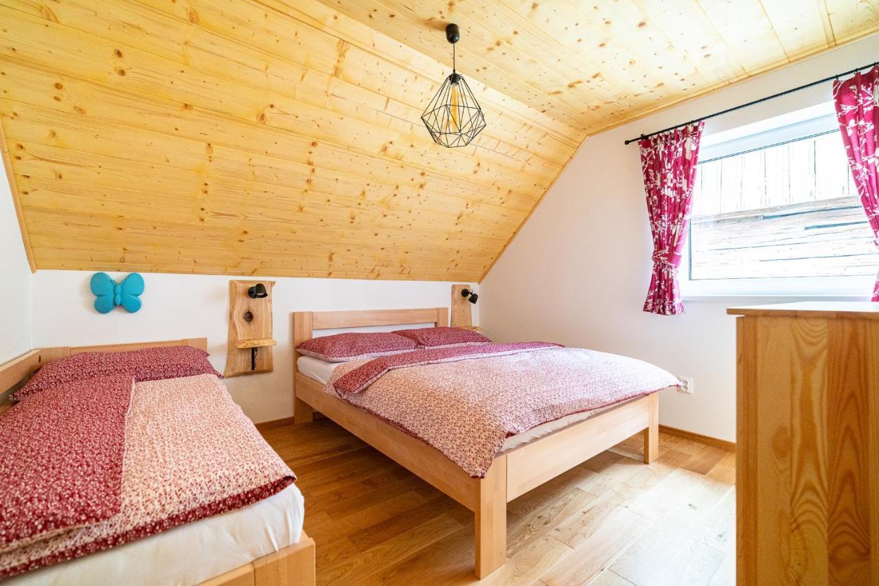 Apartmany Pod Rozsutcom - Zatkov Dvor - Prijazd Do Ubytovania Autom S Pohonom 4X4 Terchová Exterior foto
